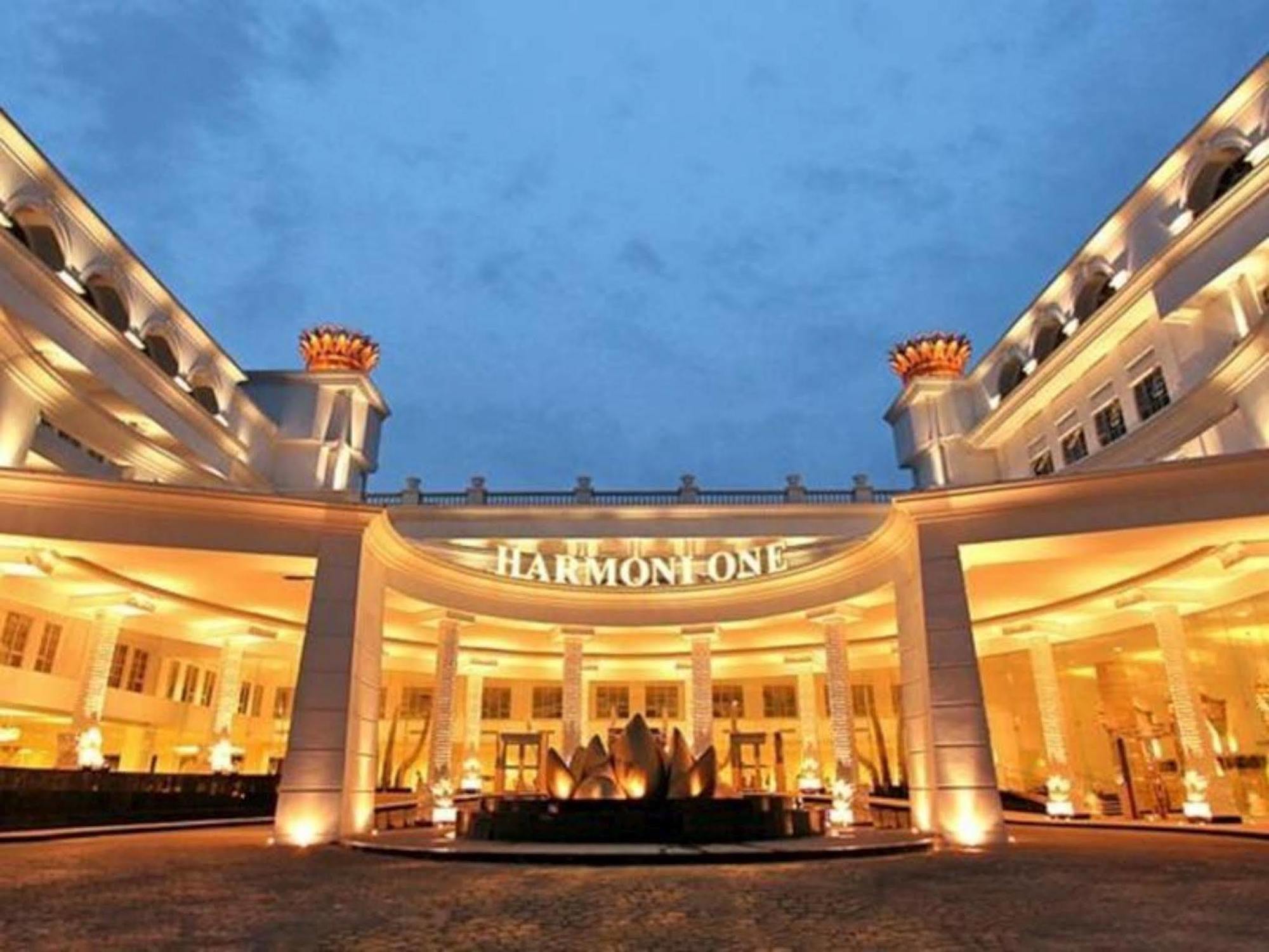 Harmoni One Convention Hotel And Service Apartments Batam Zewnętrze zdjęcie