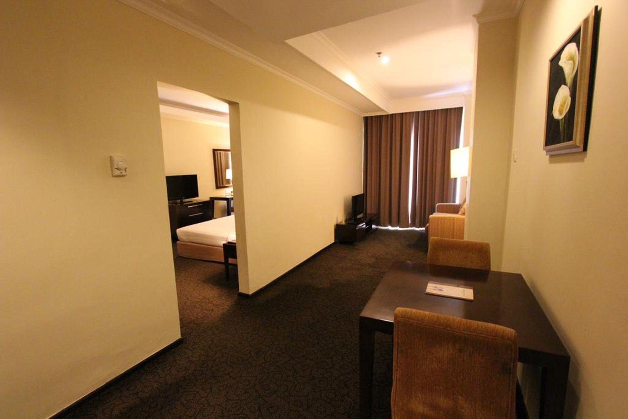 Harmoni One Convention Hotel And Service Apartments Batam Zewnętrze zdjęcie